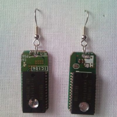 Recycled microchip PCB geek earrings with strass 1.