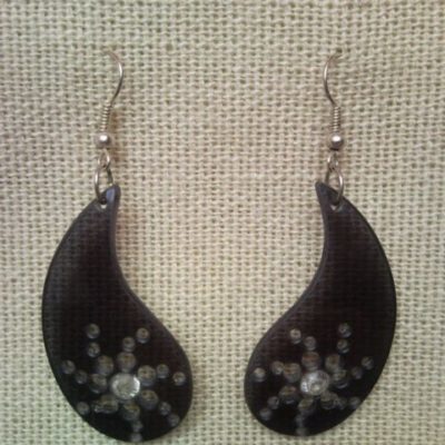 Raindrop earrings from glass of sunglasses