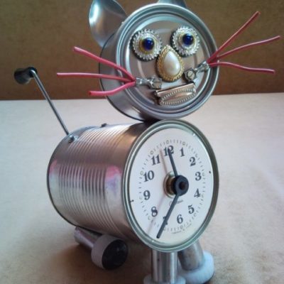 Recycled tin can cat desk table clock with crank arm tail