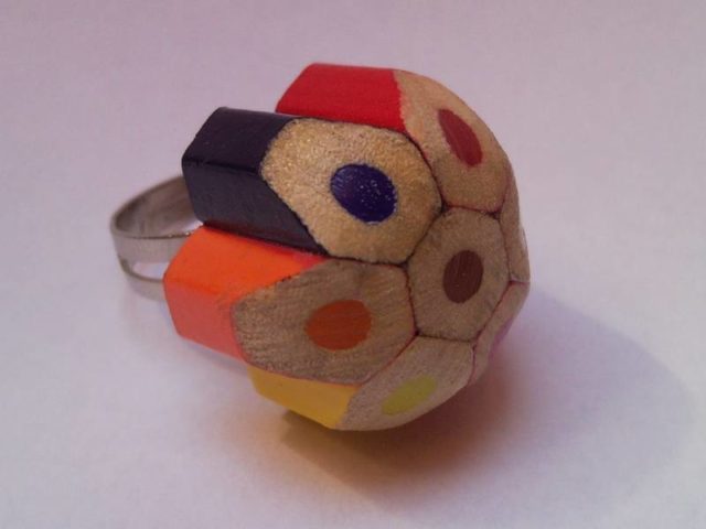 Coloured pencil crayon mottled, dotted, spotted flower ring