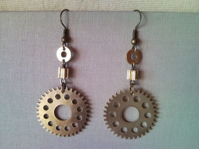 Steampunk style earrings from clockwork gear 1.